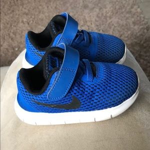 Blue kids Nike size 5